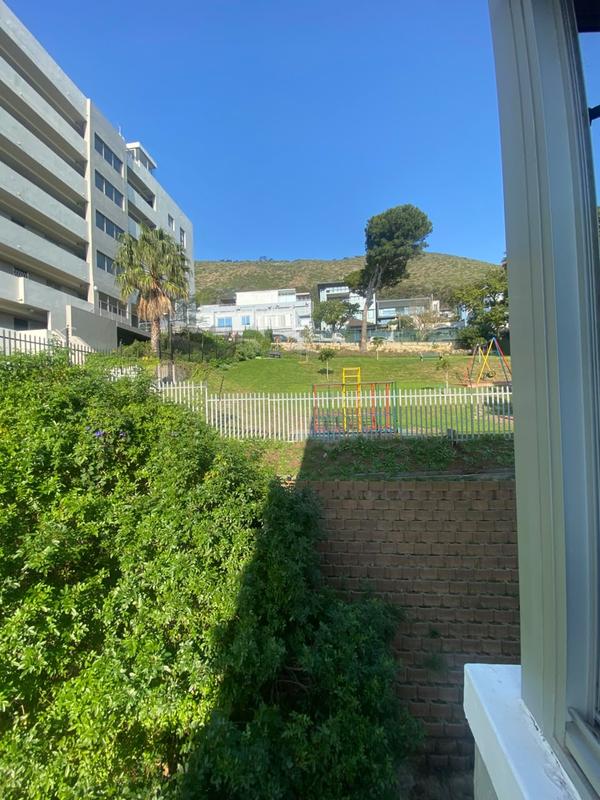 To Let 1 Bedroom Property for Rent in Sea Point Western Cape